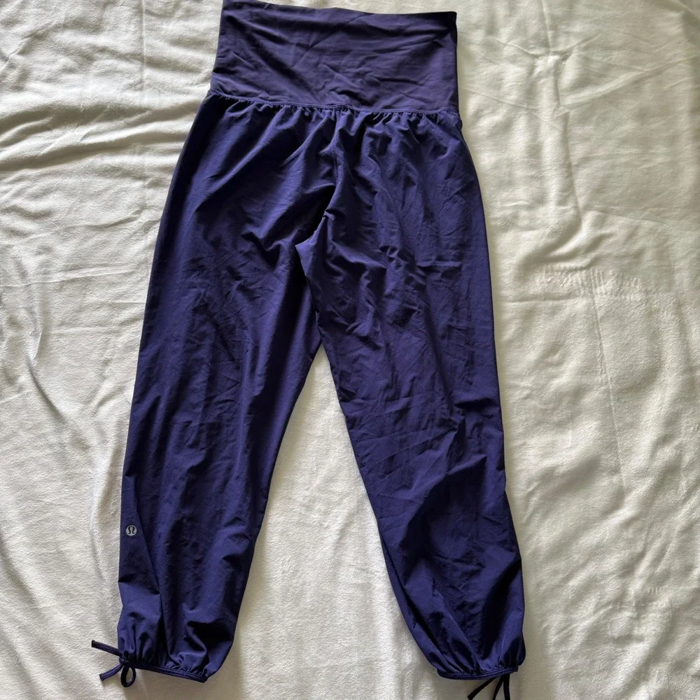 Lululemon Om Pants Purple High Rise Yoga‎ Joggers Adjustable Hem Size 6